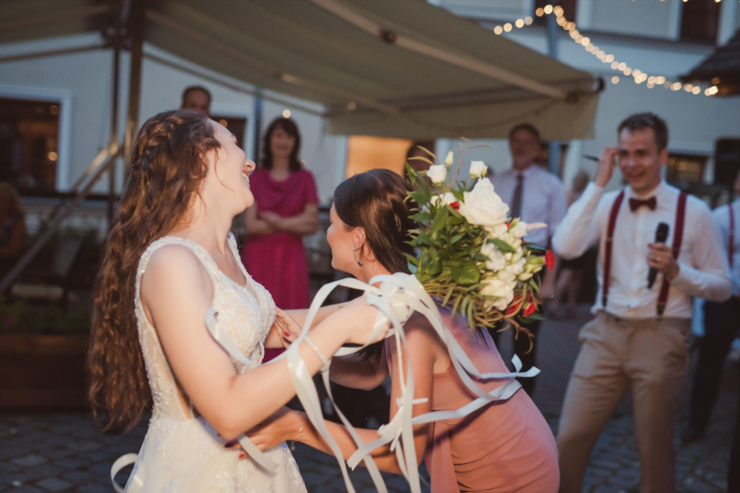 blog - rozmotávání kytice nezavdanými dívkami